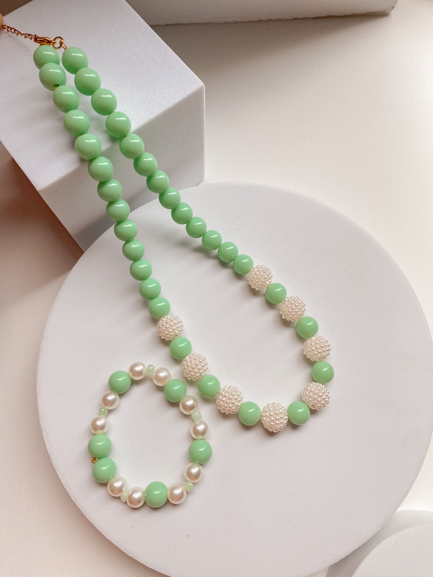 Set Collar & Pulsera “Sweet Pearl Colors” – Elegancia y frescura en tonos únicos
